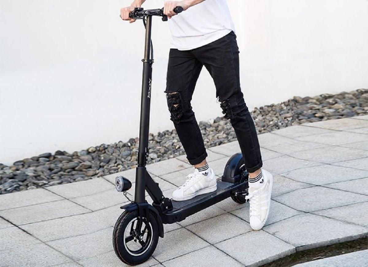 У Запоріжжі водія електросамоката оштрафували на 127 тисяч У Запоріжжі водія електросамоката оштрафували на 127 тисяч