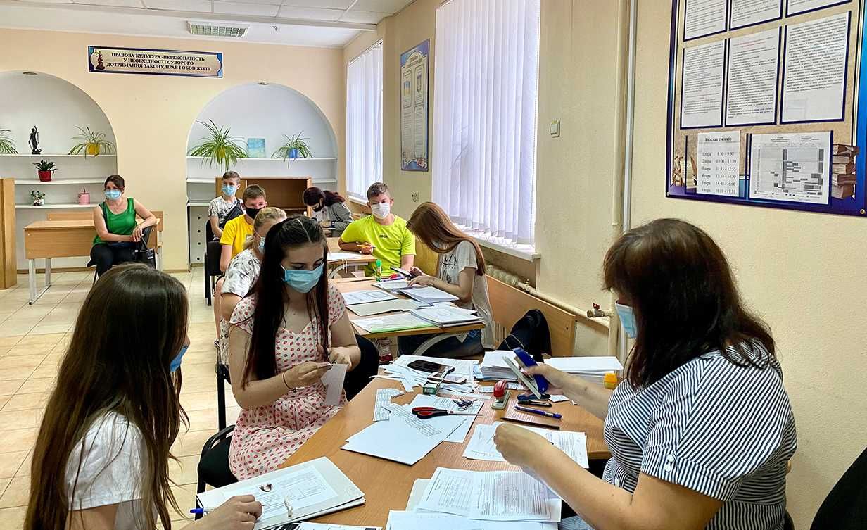 Вступ після 9 класу: завершується прийом заяв до коледжів у 2021 Вступ після 9 класу: завершується прийом заяв до коледжів у 2021