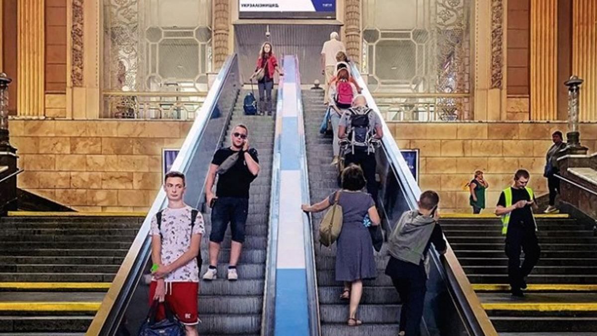 На Центральном жд вокзале Киева наконец заменят эскалаторы