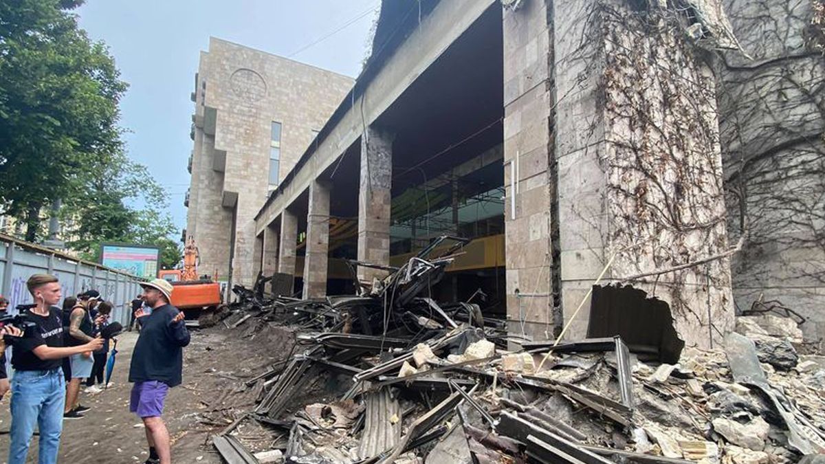 "Цветы Украины": застройщик не имеет права демонтировать фасад, – документ "Цветы Украины": застройщик не имеет права демонтировать фасад, – документ