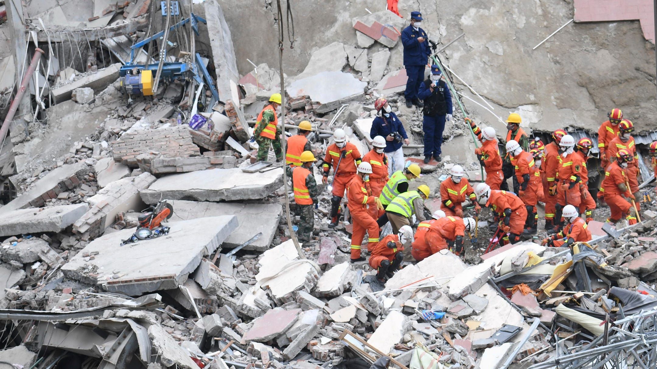 В Китае 13.07.2021 обвалился отель: много пострадавших и погибших В Китае 13.07.2021 обвалился отель: много пострадавших и погибших