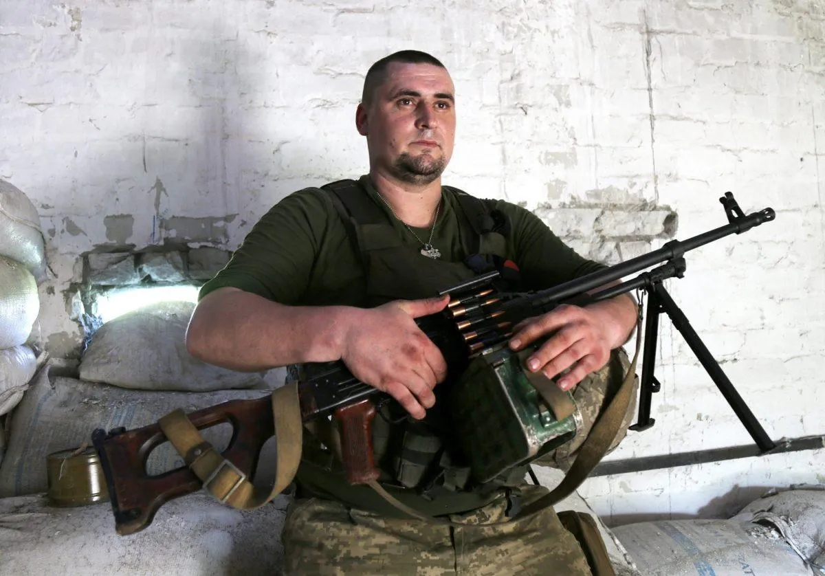 Сашко Копійка пішов служити на передову вслід за братом Сашко Копійка пішов служити на передову вслід за братом