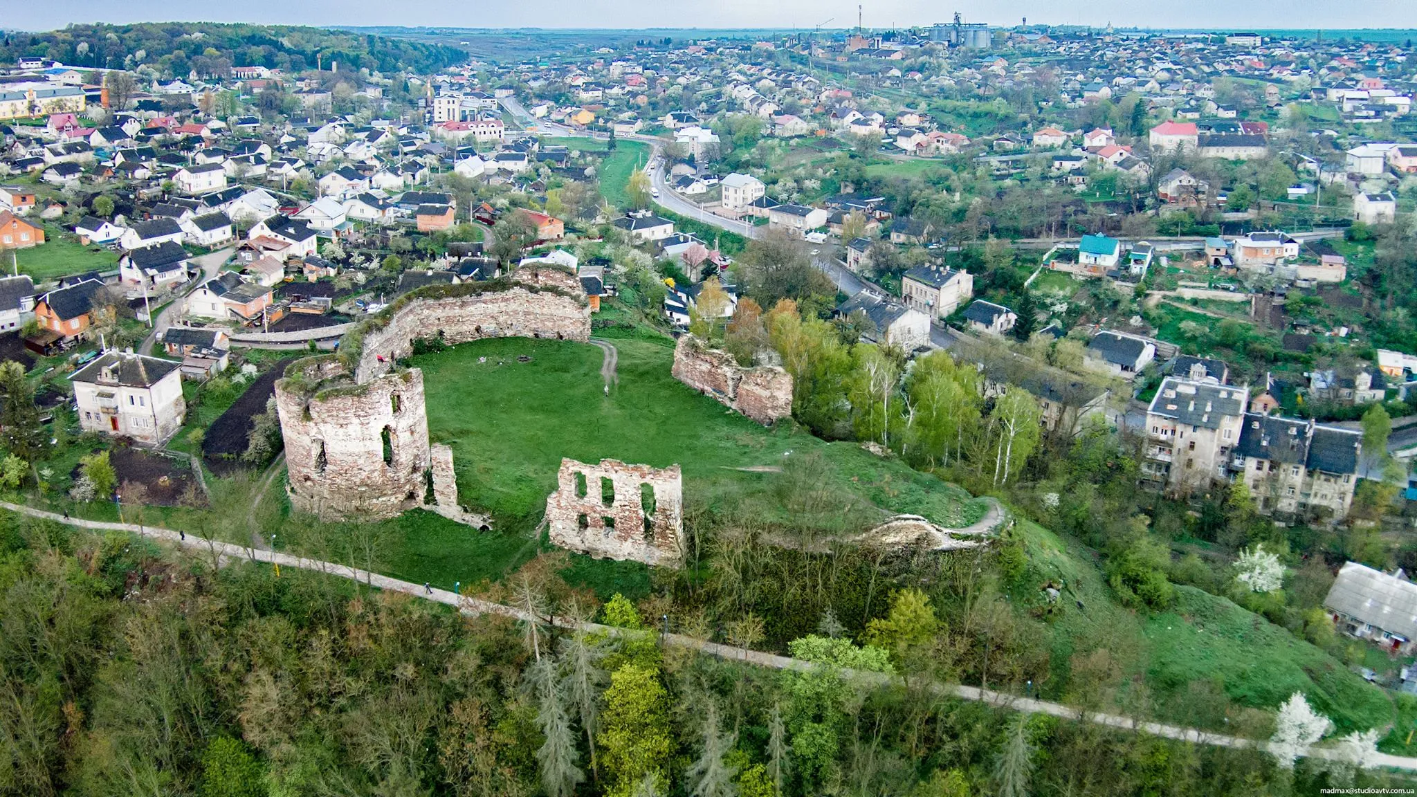 БУчацький замок на Тернопільщині