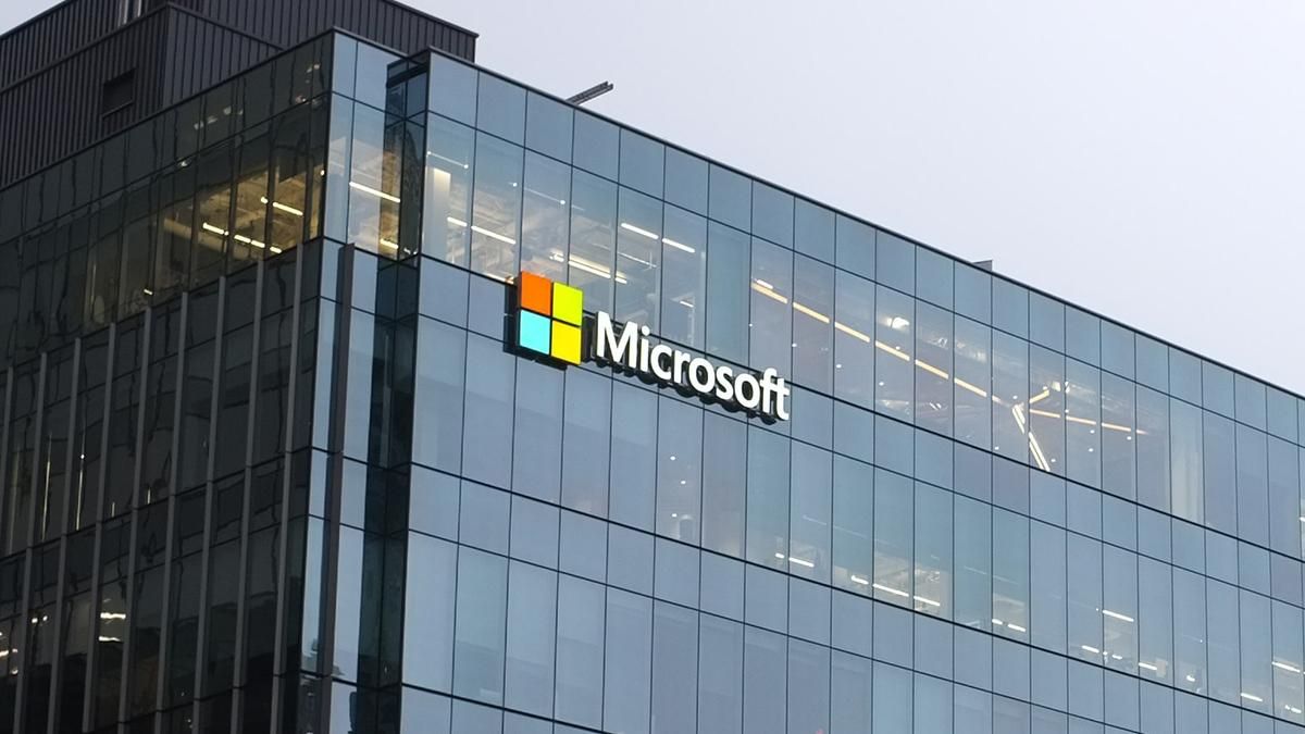Microsoft отдала почти 14 миллионов долларов за найденные уязвимости Microsoft отдала почти 14 миллионов долларов за найденные уязвимости