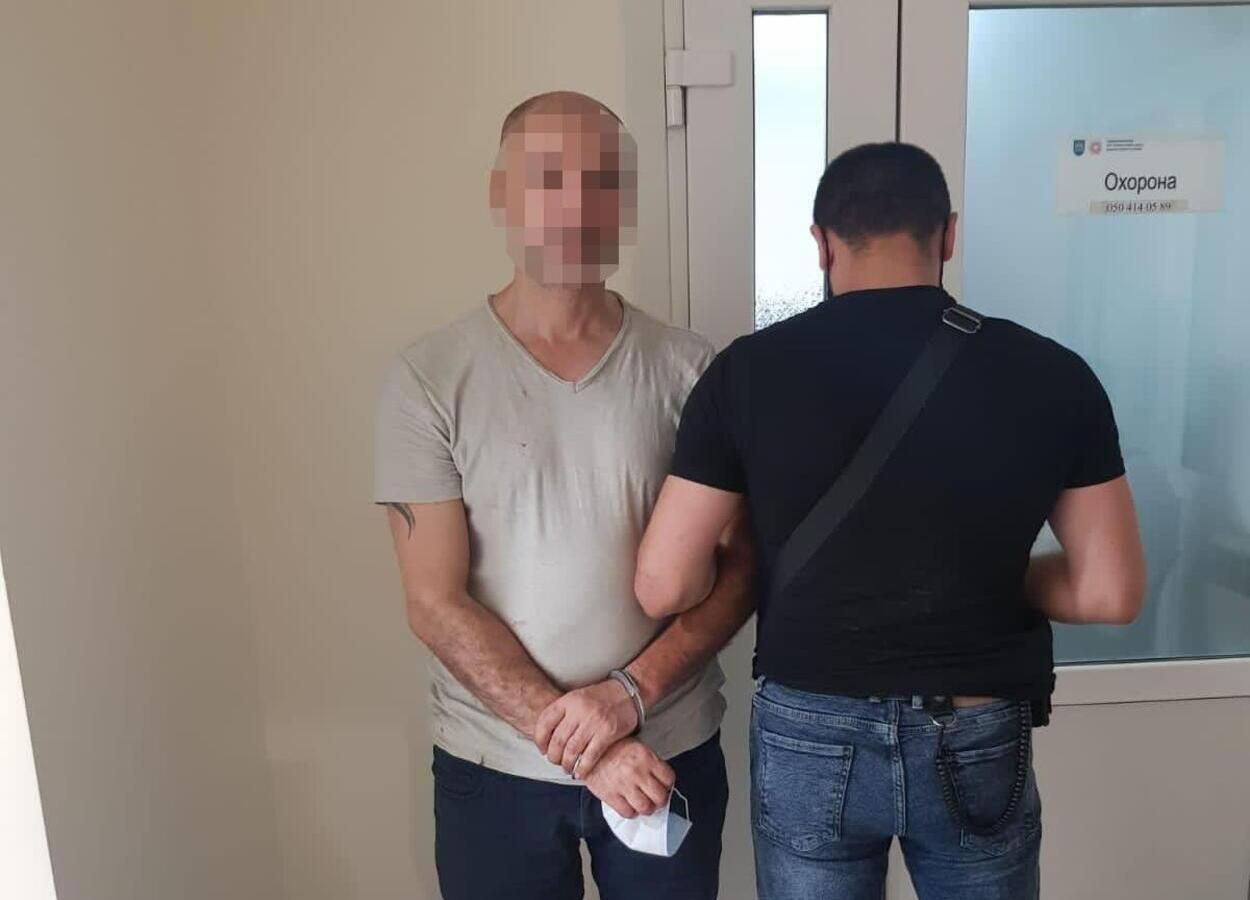 У Львові затримали іноземця, якого розшукував Інтерпол: фото У Львові затримали іноземця, якого розшукував Інтерпол: фото