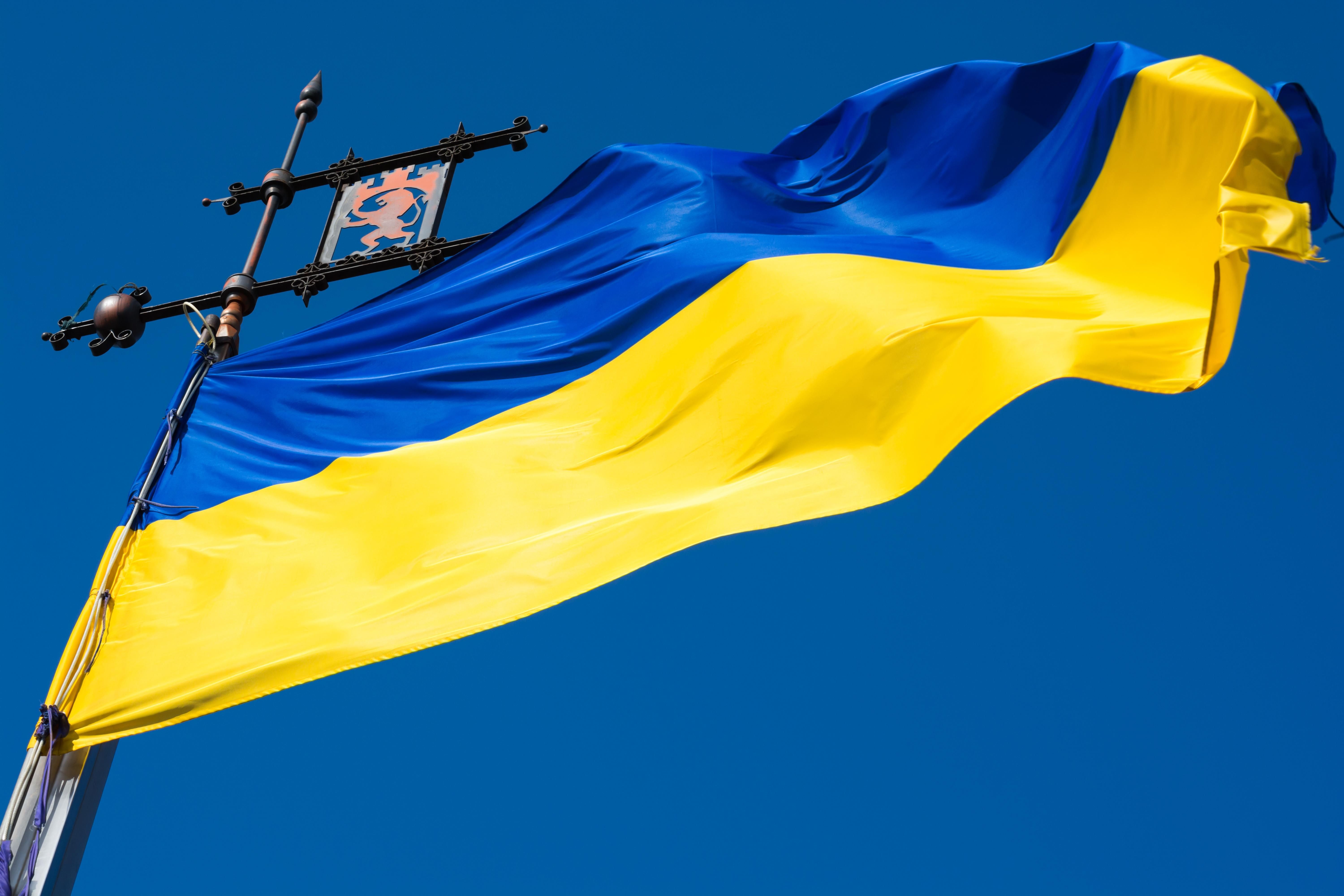 19-річний волинянин розірвав і потоптав прапор України
