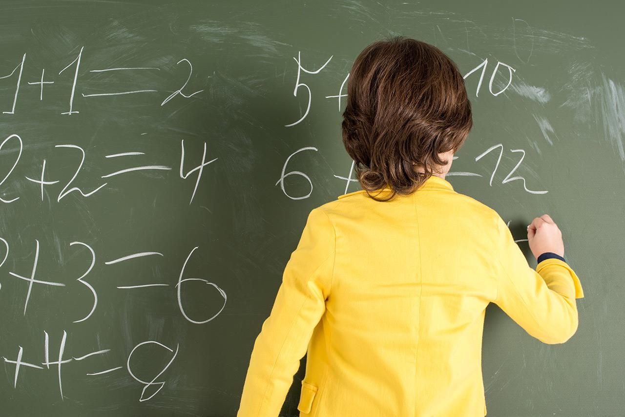 Діти з бідних сімей мають гірші знання з математики, ніж із багатих