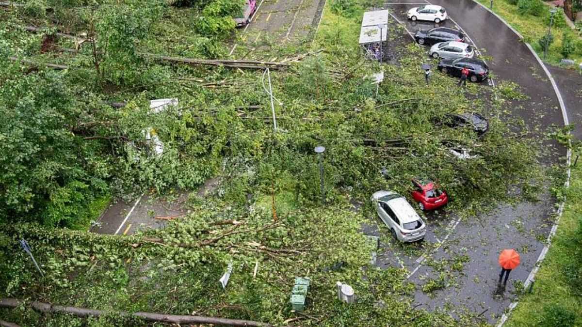 Центральную Европу затопило: улицы и сотни машин оказались под водой