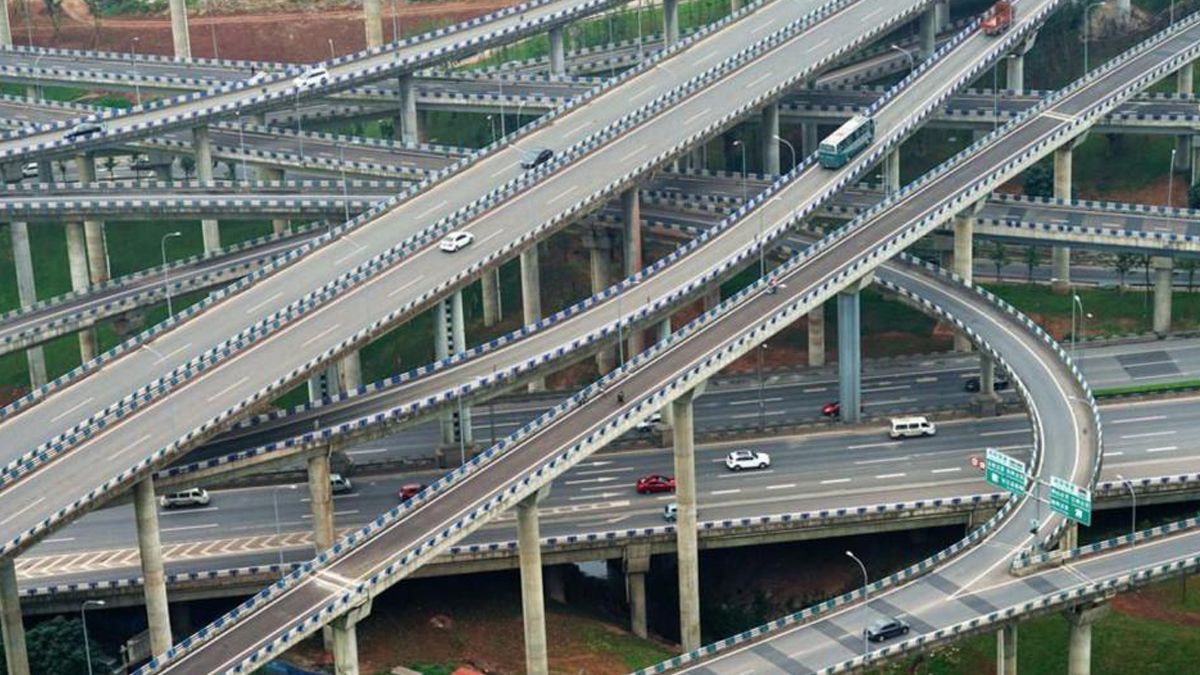 В Киеве предлагают построить 25-километровую двухъярусную эстакаду В Киеве предлагают построить 25-километровую двухъярусную эстакаду