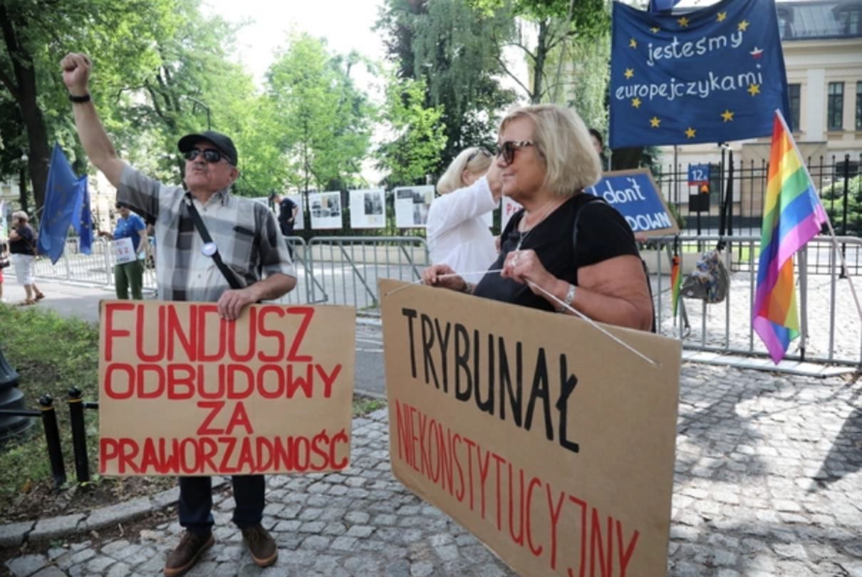 Суд ЕС принял решение против Польши: Варшава бунтует