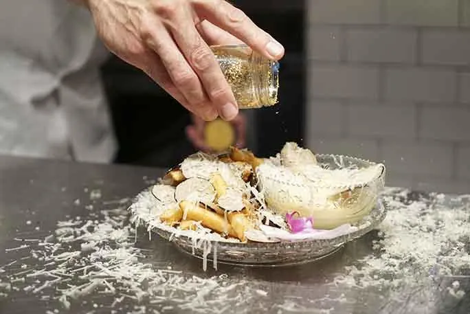 Картошка фри с золотой пылью Картошка фри с золотой пылью