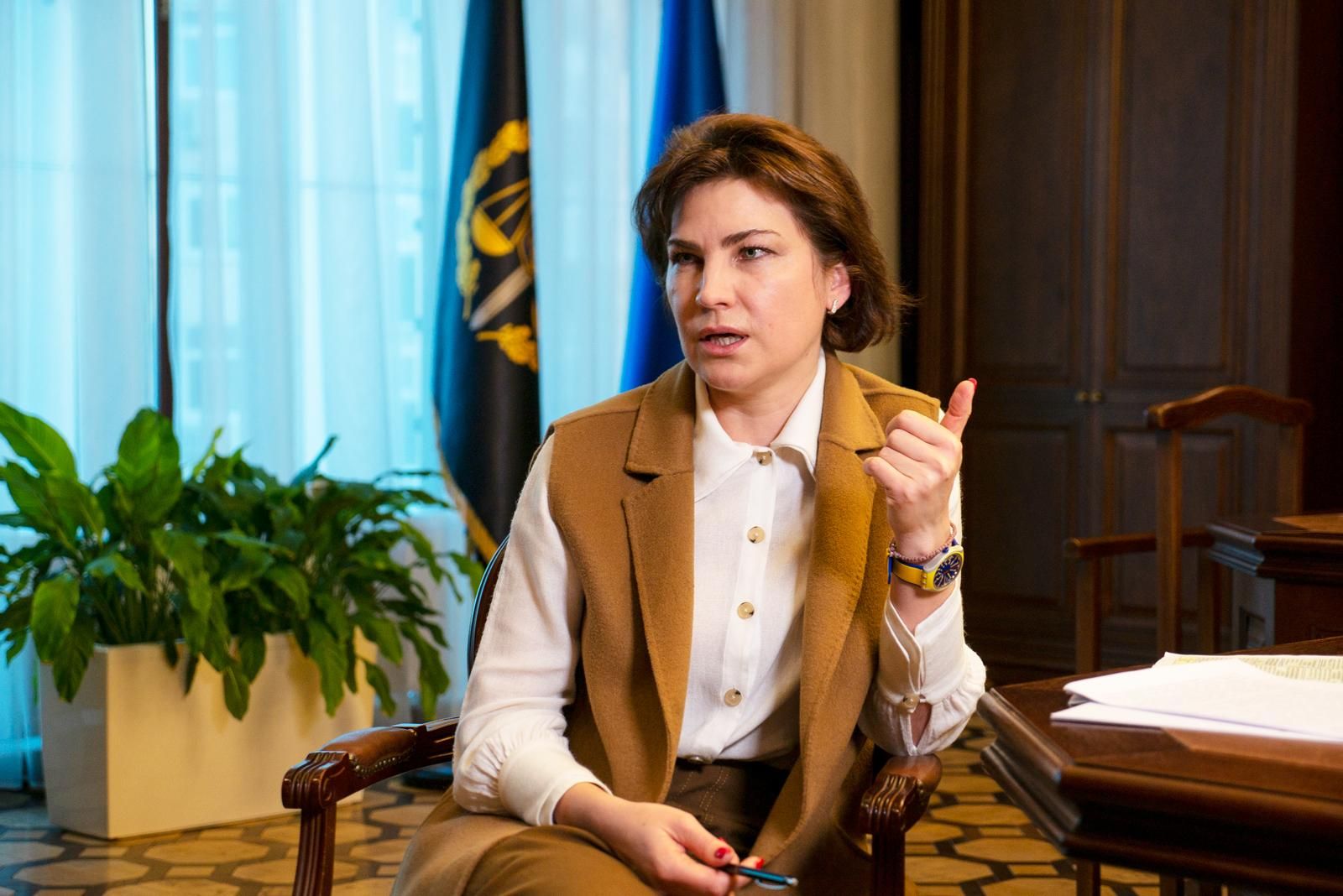 Євгенія Кравчук спростувала чутки про відставку Ірини Венедіктової