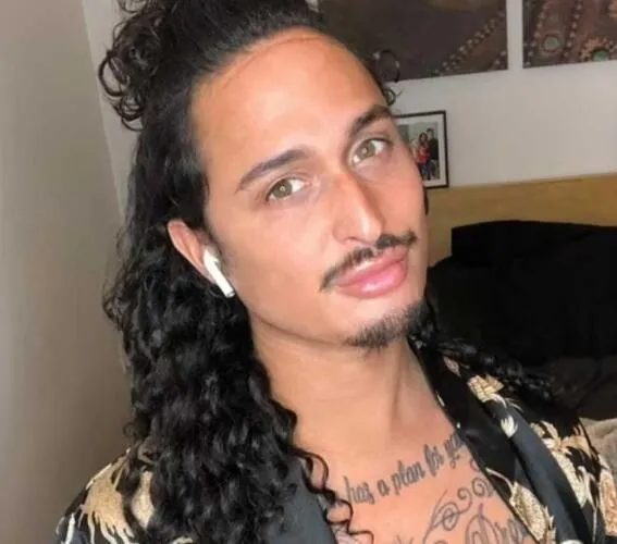 Алекс закохався у Метта. Але це був фейк. На фото – Алекс / Фото інстаграм alexsantana Алекс закохався у Метта. Але це був фейк. На фото – Алекс / Фото інстаграм alexsantana