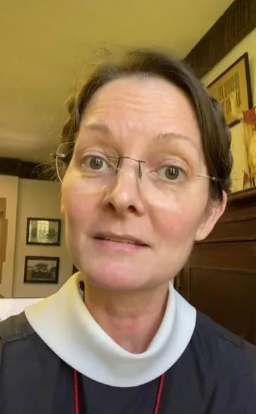 Як виглядає Клодетт Пауелл / Скриншот тікток nunsenseforthepeople Як виглядає Клодетт Пауелл / Скриншот тікток nunsenseforthepeople