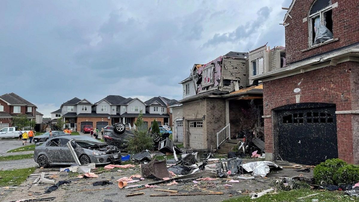 У Торонто пронесся мощный торнадо 15 июля 2021: есть пострадавшие