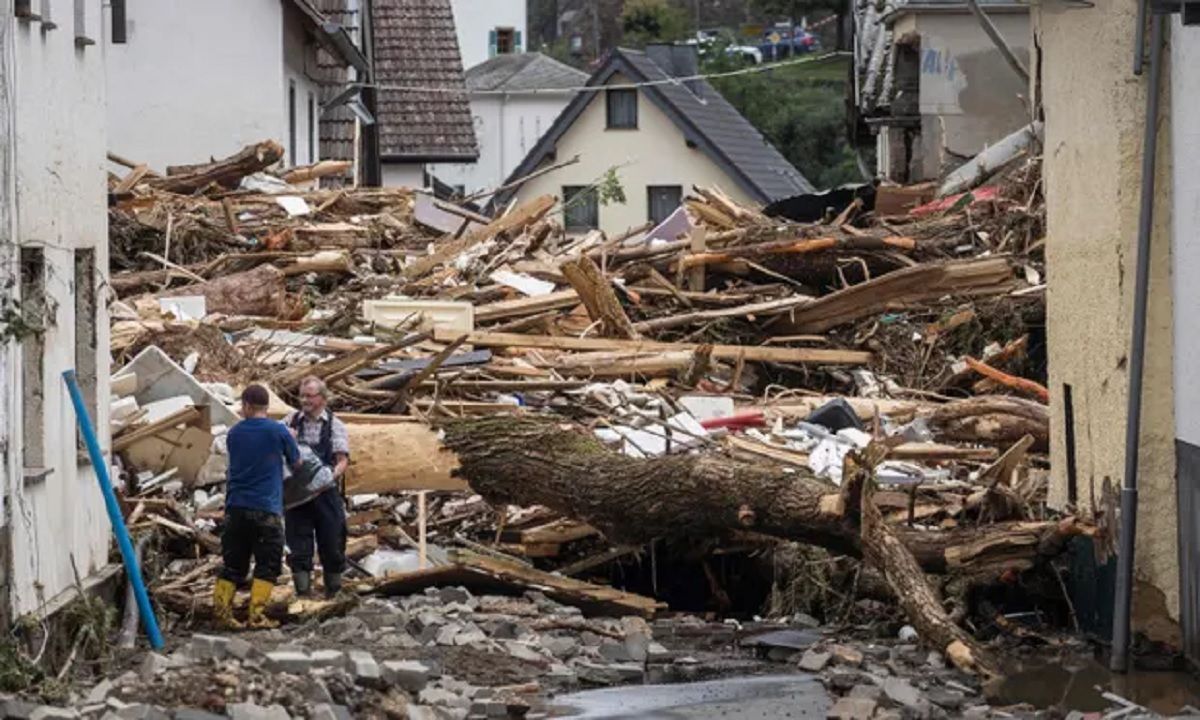 Наводнение в Германии: число жертв возросло до 81, реакция Меркель