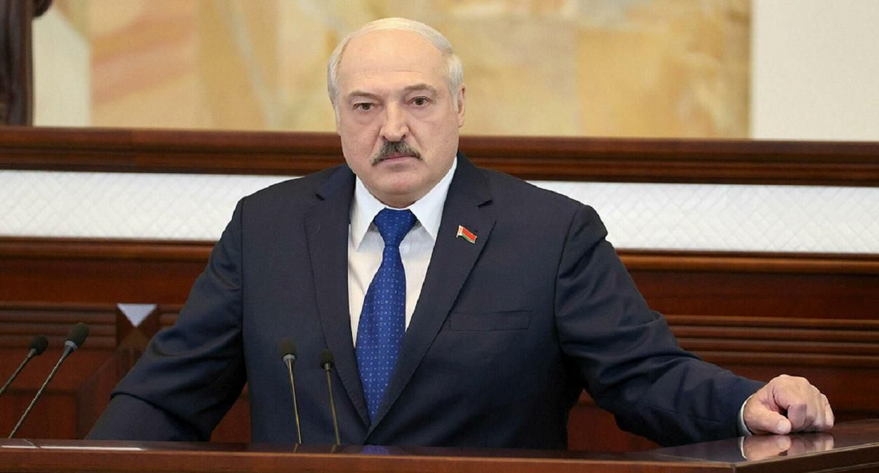 Лукашенко дозволив залучати у боротьбу з протестами Лукашенко дозволив залучати у боротьбу з протестами