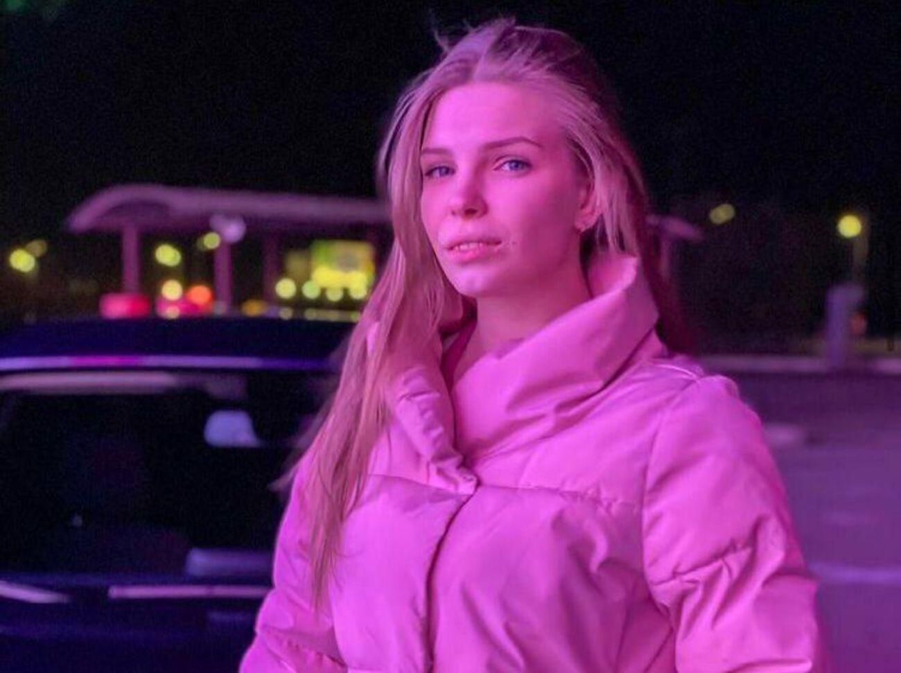 Блогерку, яка назвала українську мєрзким язиком, звільнили Блогерку, яка назвала українську мєрзким язиком, звільнили