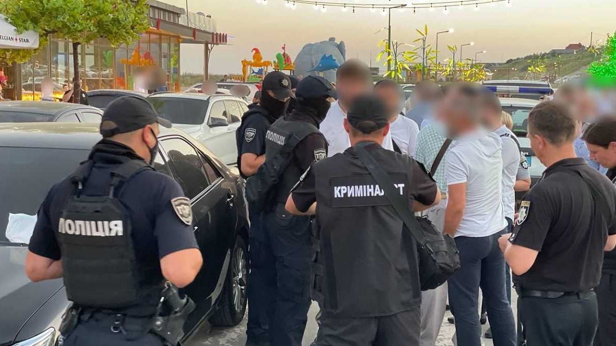 Стрілянина на весіллі під Одесою: суд заарештував чоловіка Стрілянина на весіллі під Одесою: суд заарештував чоловіка