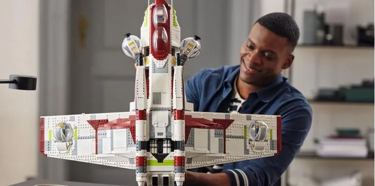 LEGO випустить набір по  LEGO випустить набір по