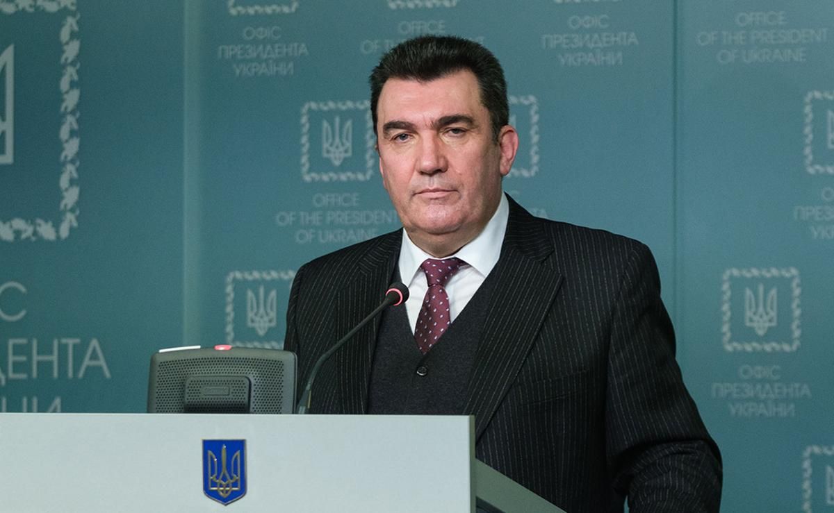 СНБО наложил санкции на создателей фейкового сайта президента Украины СНБО наложил санкции на создателей фейкового сайта президента Украины