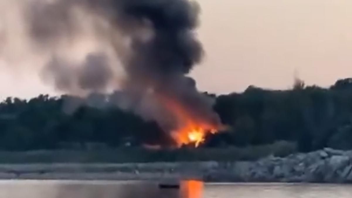 В Черноморске произошел пожар на базе отдыха Дельфин: что известно – видео