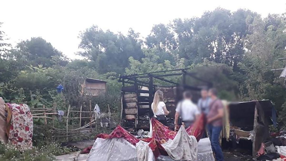 Взрослые смотрели телевизор: 2-летняя девочка погибла во время пожара на Тернопольщине Взрослые смотрели телевизор: 2-летняя девочка погибла во время пожара на Тернопольщине