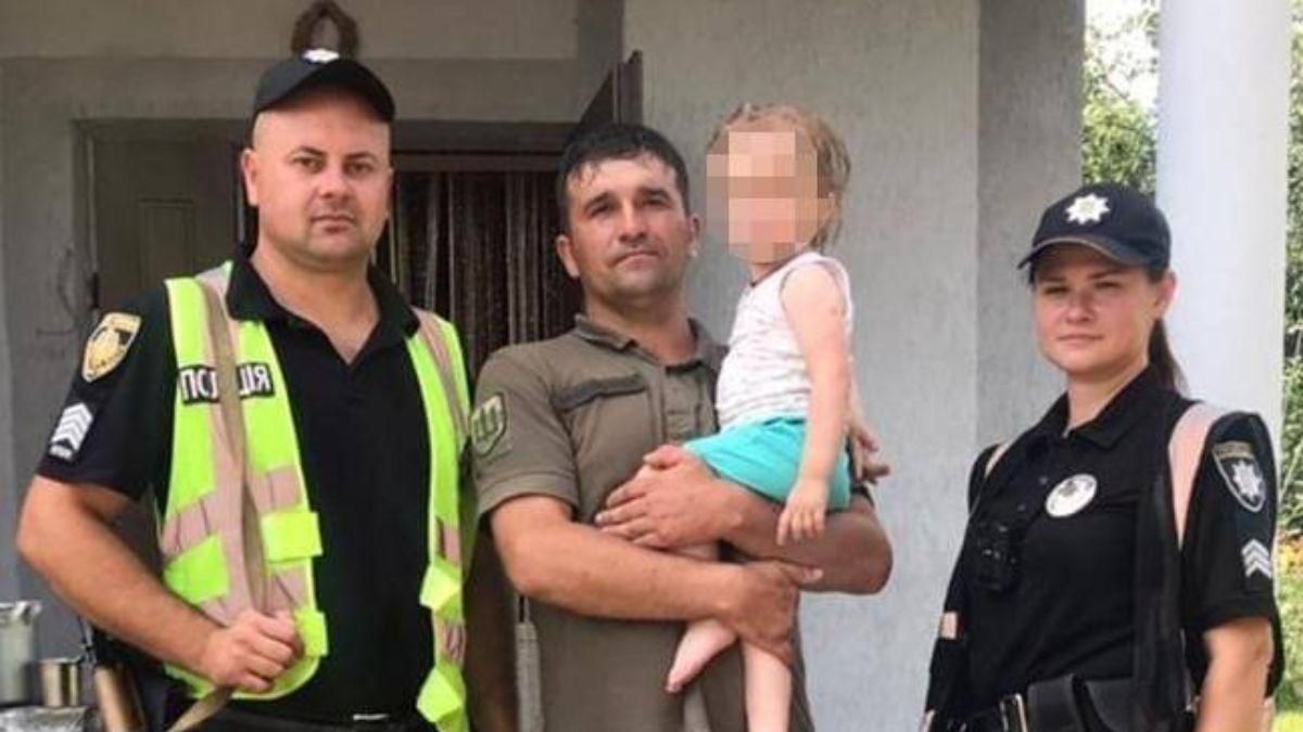 Забрела в 5 километрах от дома: на Львовщине искали 2-летнюю девочку