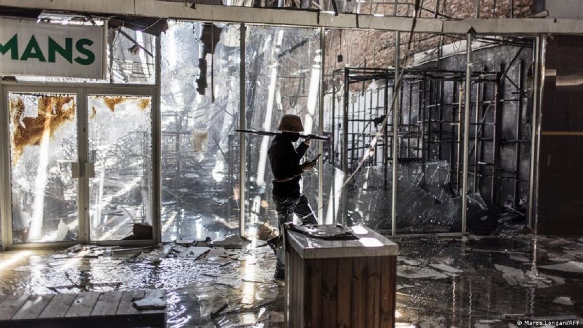 В ЮАР не стихают протесты: погибли более 200 человек В ЮАР не стихают протесты: погибли более 200 человек