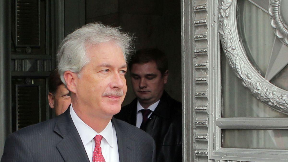 США расследуют возможную атаку на американских чиновников США расследуют возможную атаку на американских чиновников