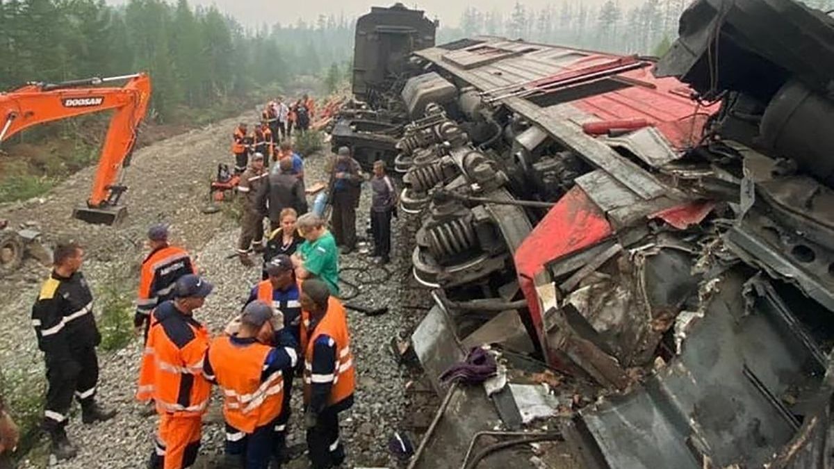 В Амурській області Росії зіткнулися вантажні потяги: фото, відео