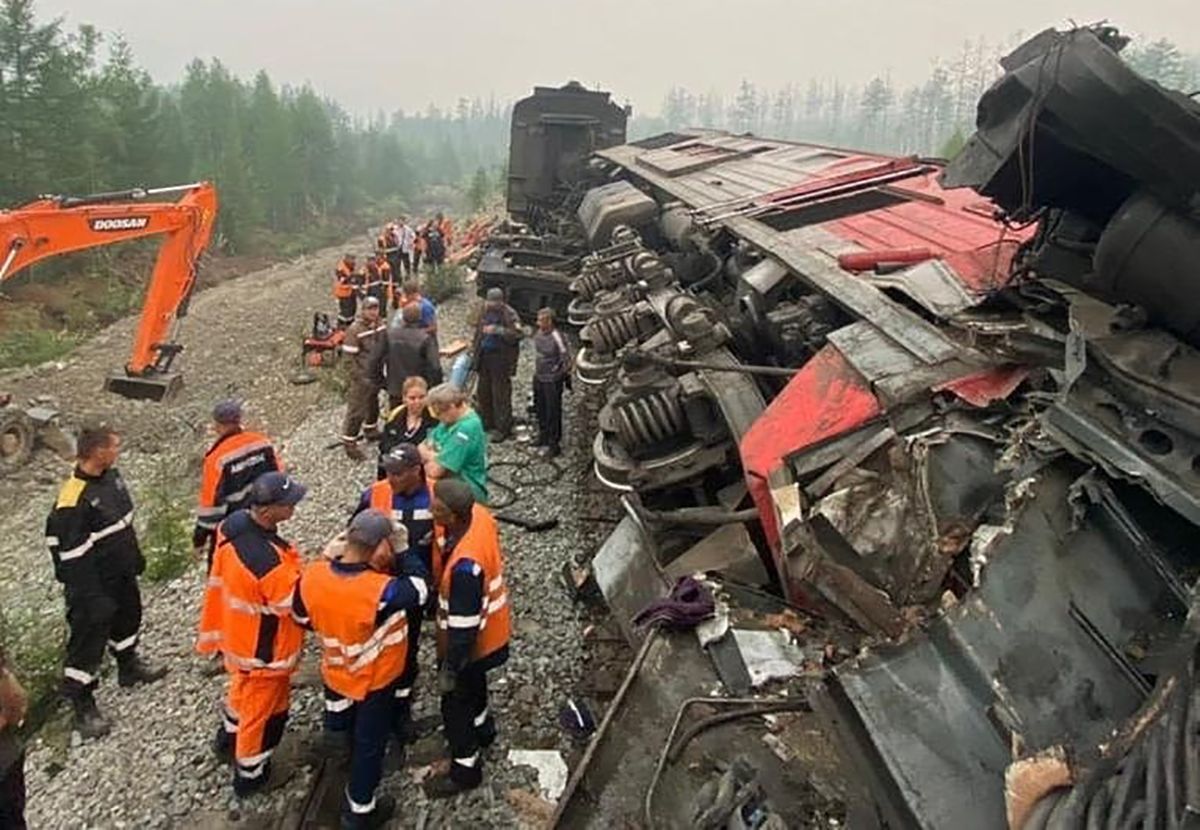 В Амурській області Росії зіткнулися вантажні потяги: фото, відео