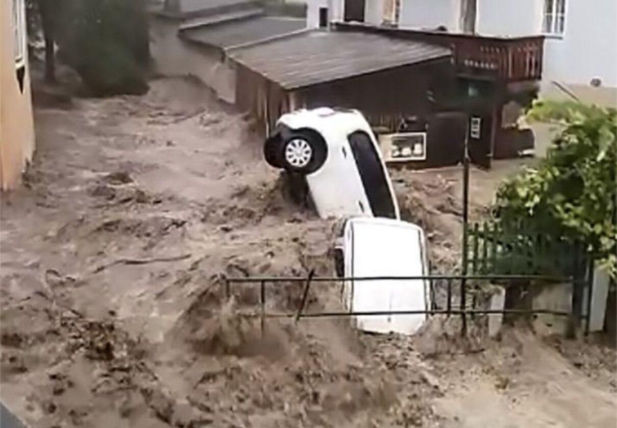 Наводнение 17 июля добралась уже до Австрии: видео
