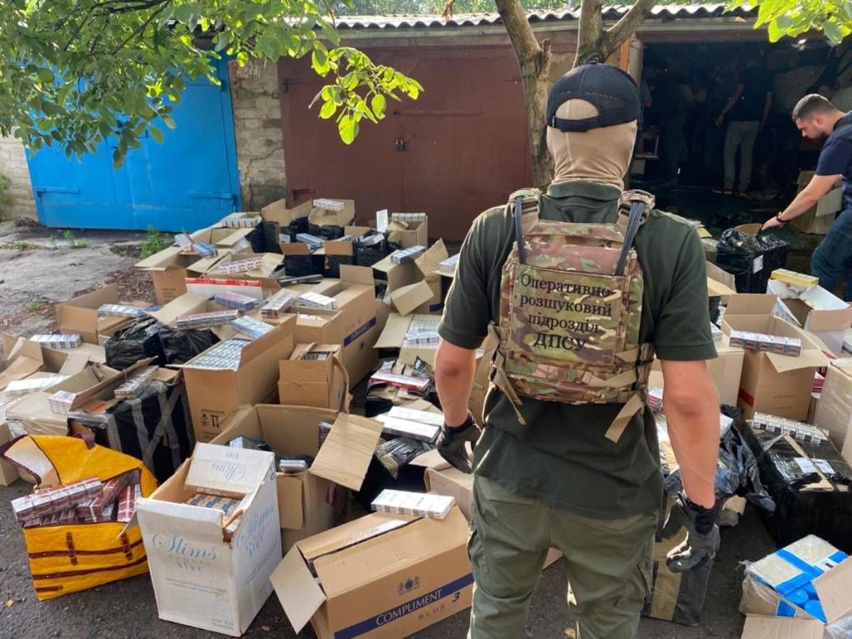 В Краматорске орудуют настоящие короли контрафакта В Краматорске орудуют настоящие короли контрафакта