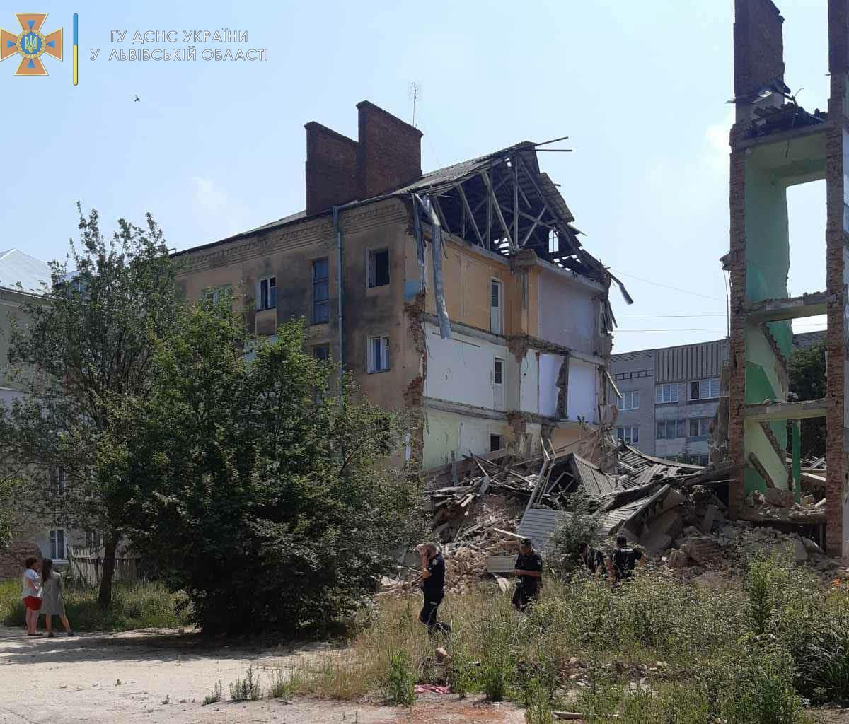 У Дрогобичі обвалилася частина будинку, в якому загинули 8 людей