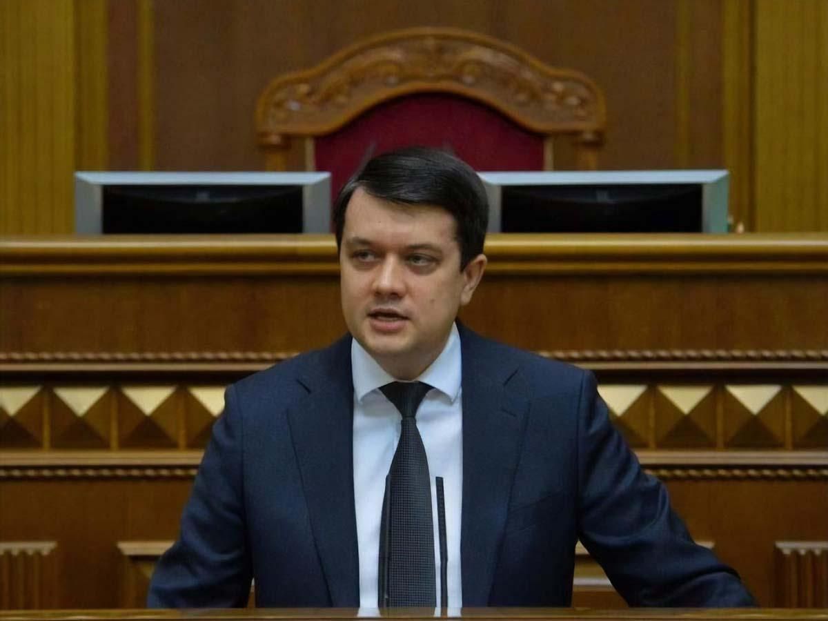 Кадрові зміни, сенсорна кнопка, закон про олігархів: підсумки сесії ВР Кадрові зміни, сенсорна кнопка, закон про олігархів: підсумки сесії ВР