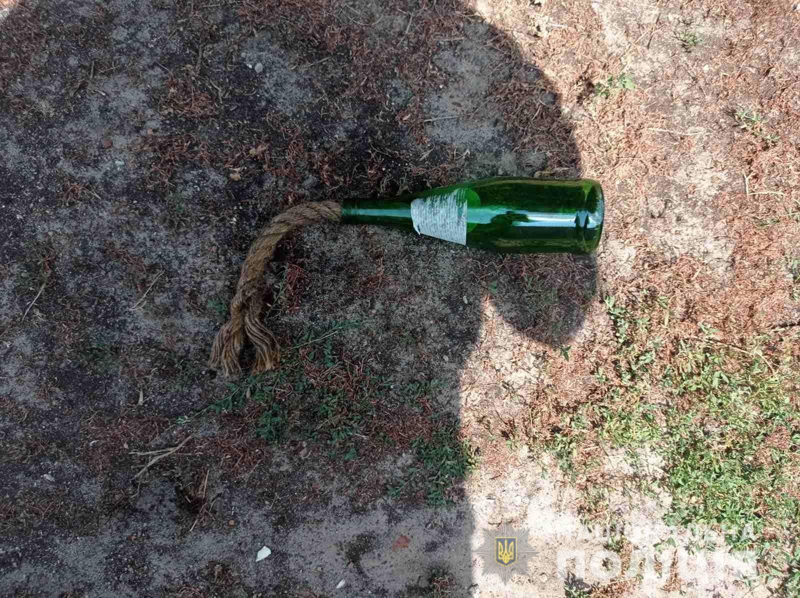 Під Харковом коктейлями Молотова закидали будинок журналіста Під Харковом коктейлями Молотова закидали будинок журналіста