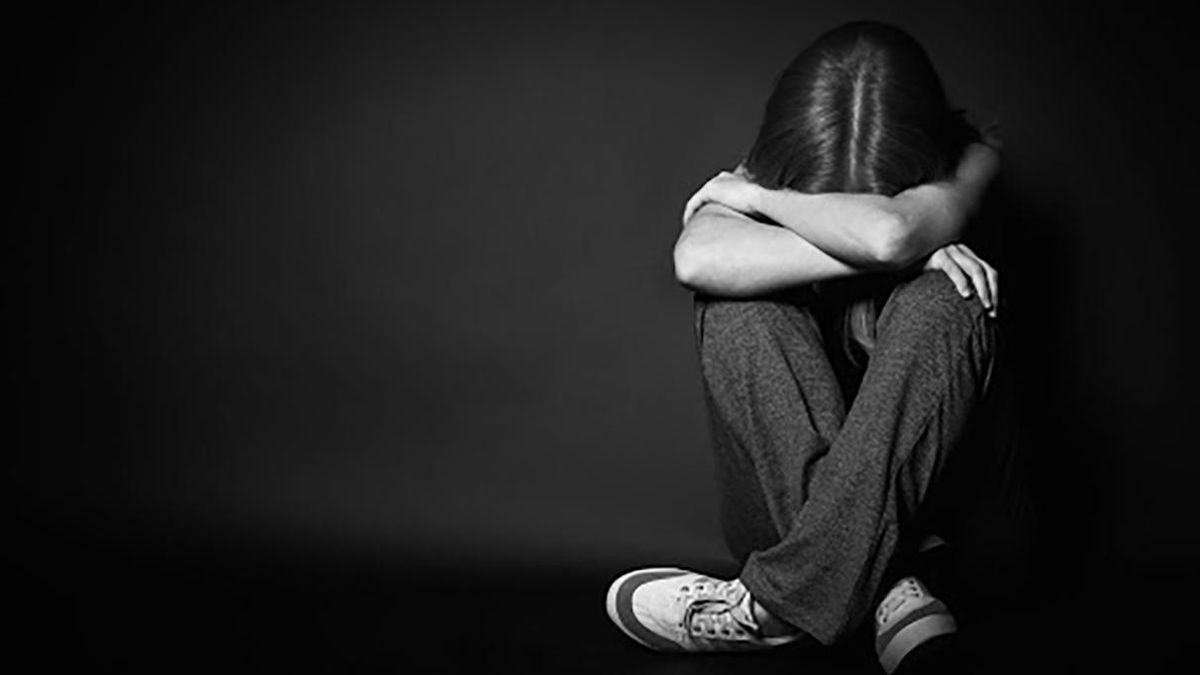У Дніпрі школярка вчинила самогубство, бо не вступила до коледжу