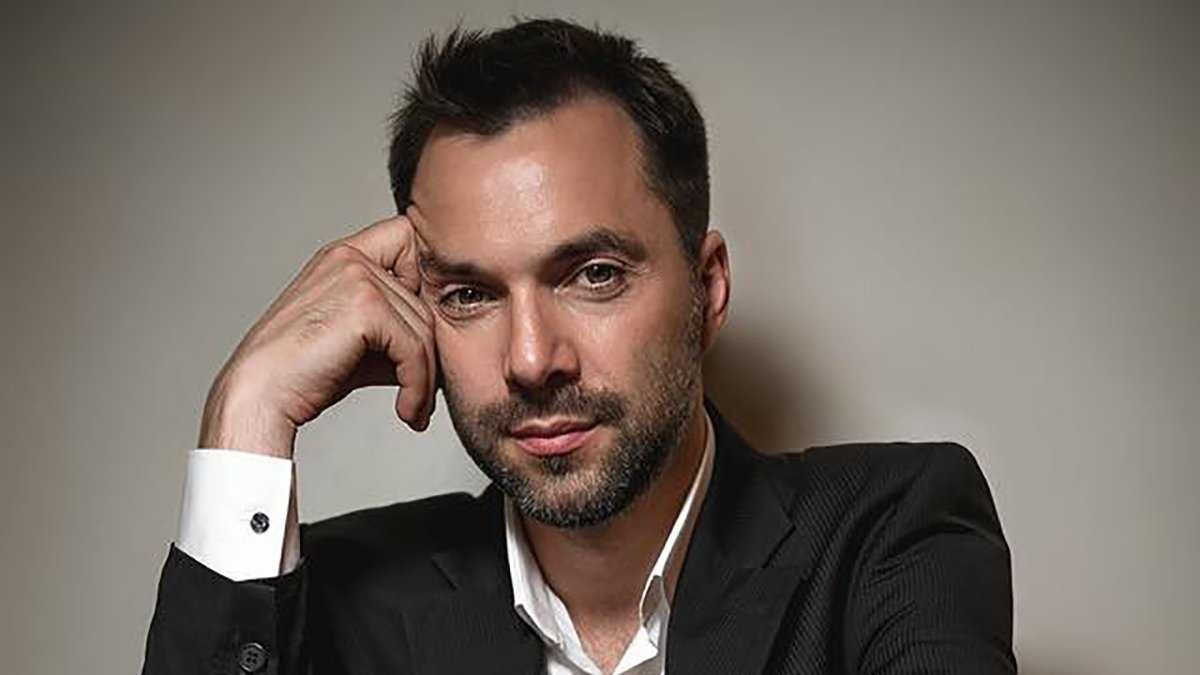 Арестович пояснив свої слова про розворот України Схід Арестович пояснив свої слова про розворот України Схід