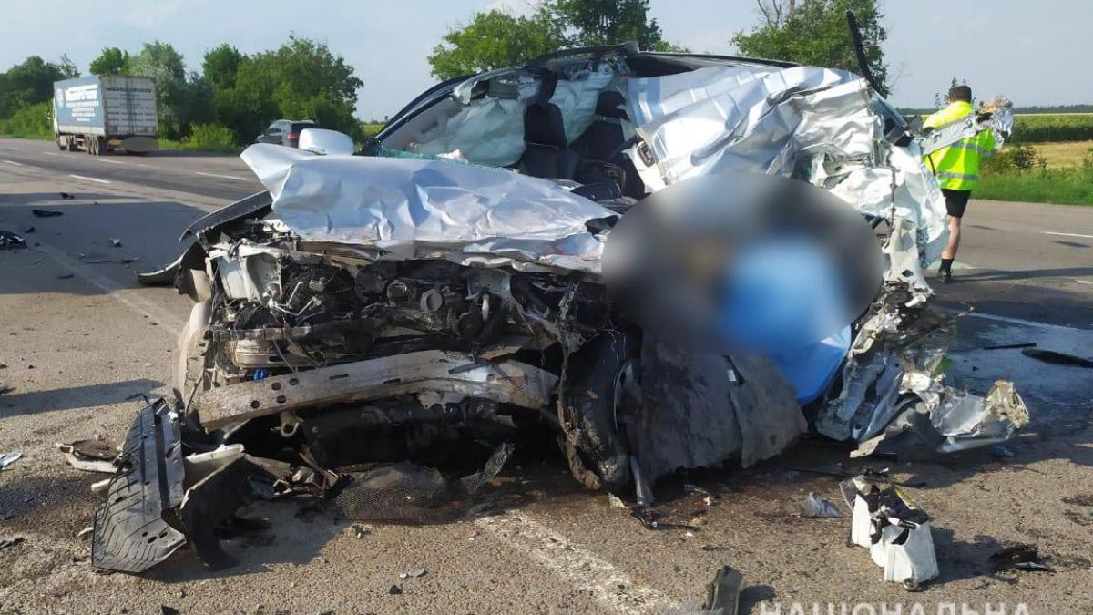 Джип разорвало: под Одессой в ДТП погиб чиновник - жуткие фото Джип разорвало: под Одессой в ДТП погиб чиновник - жуткие фото