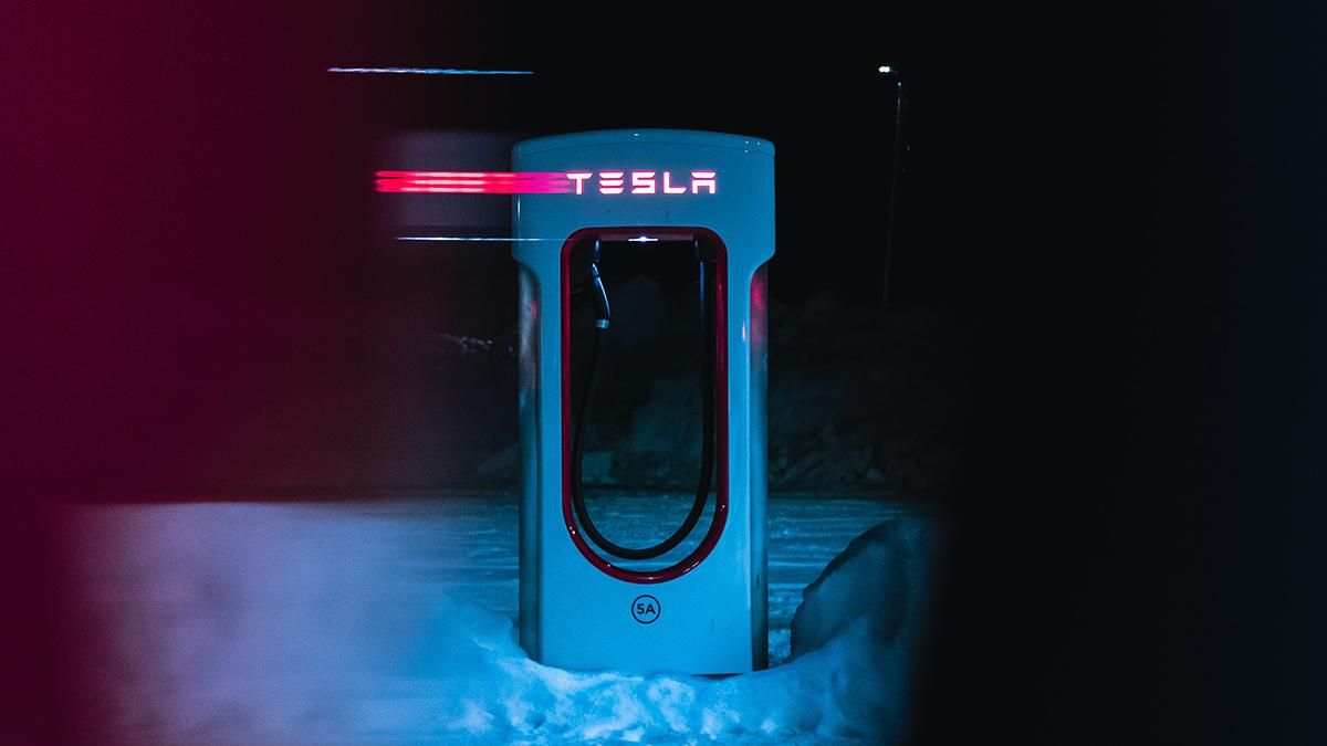 Чому Tesla закрила свою першу зарядну станцію Supercharger