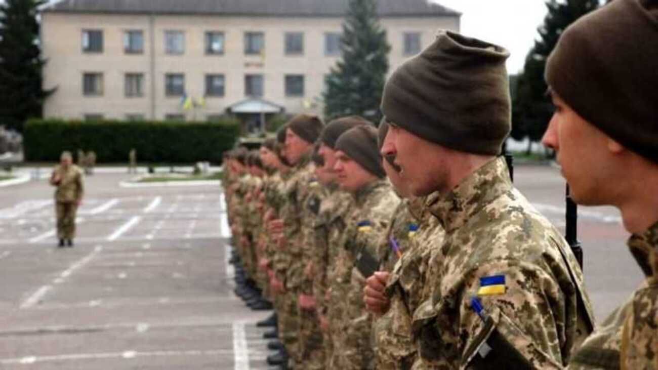 В Україні скасують обов'язковий військовий призов