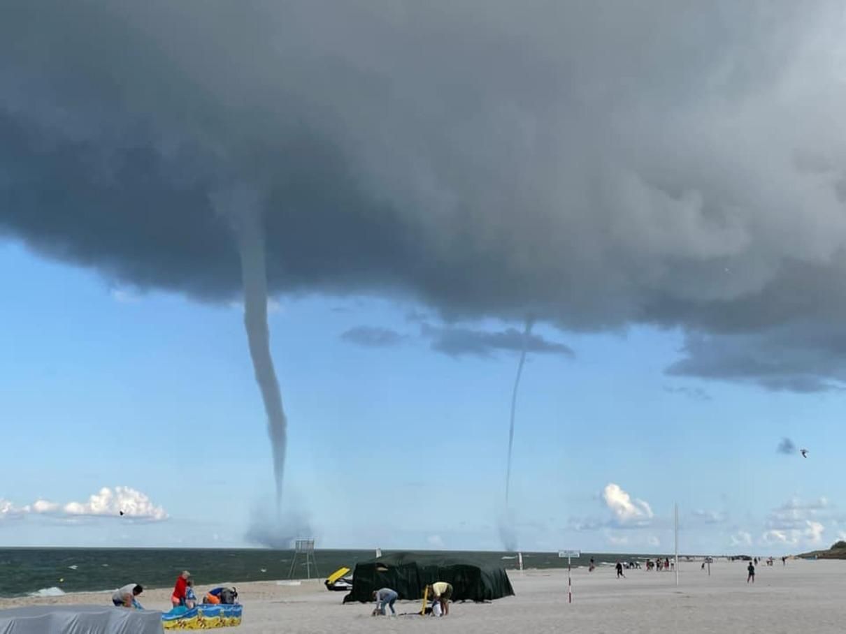 Водяні смерчі у Польщі на Балтійському морі: відео Водяні смерчі у Польщі на Балтійському морі: відео