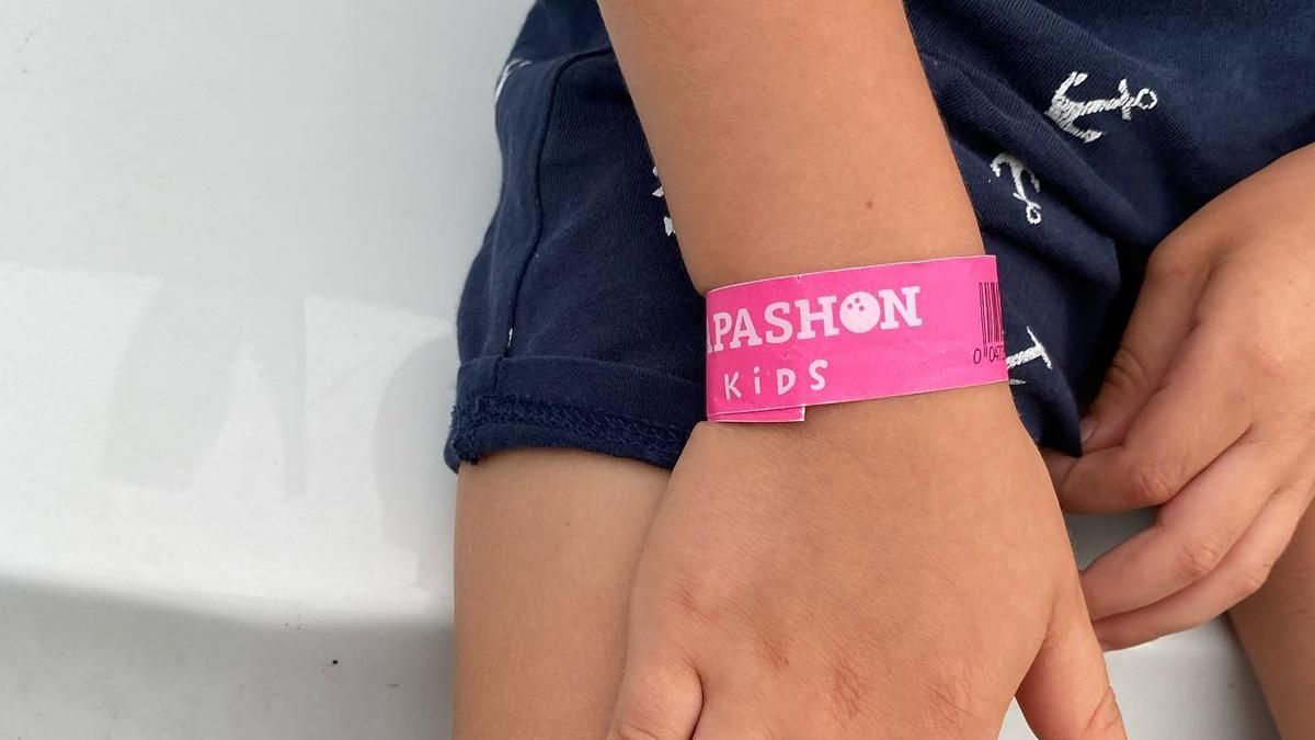 У Києві на 4-річного хлопчика впала вітрина в ТРЦ: деталі інциденту У Києві на 4-річного хлопчика впала вітрина в ТРЦ: деталі інциденту