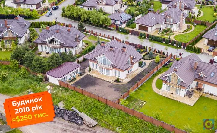 Затримали з 700 тисячами доларів: родина волинського митника скуповувала елітне житло у Львові Затримали з 700 тисячами доларів: родина волинського митника скуповувала елітне житло у Львові