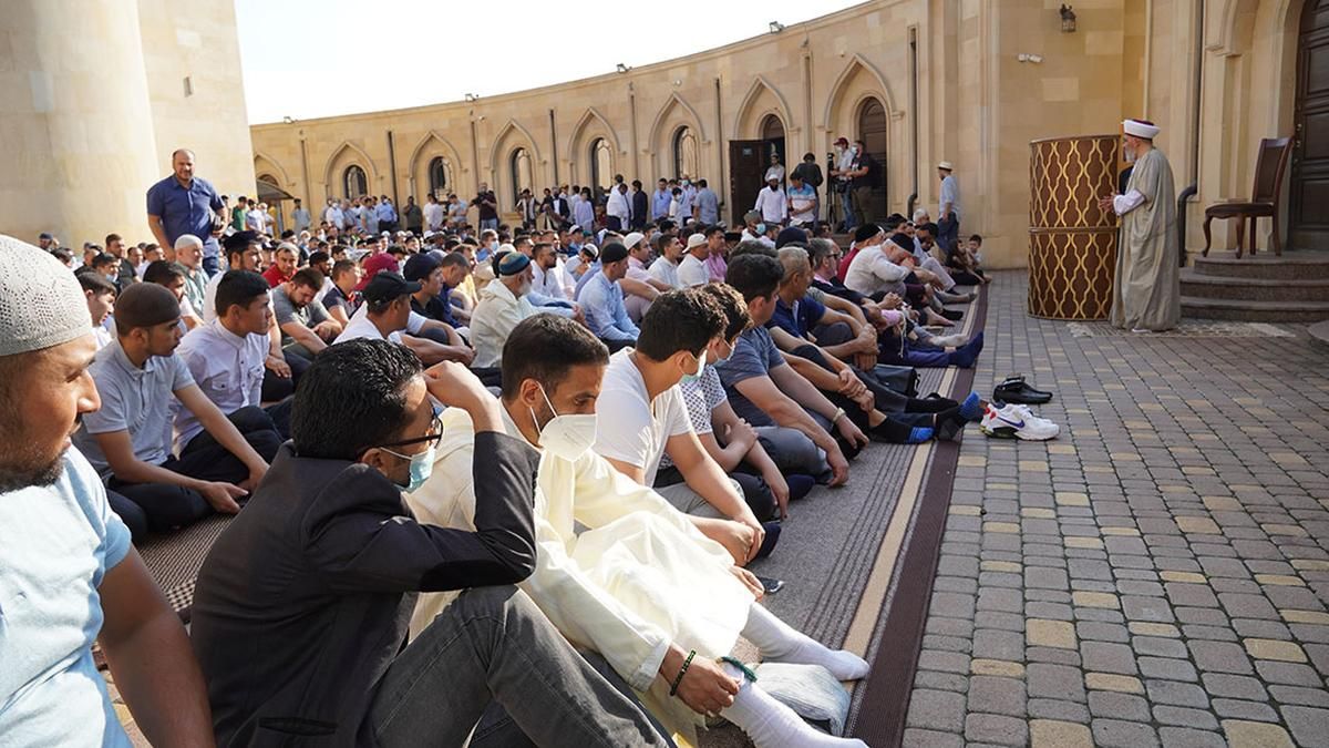 У Києві мусульмани почали відзначати Курбан-байрам У Києві мусульмани почали відзначати Курбан-байрам