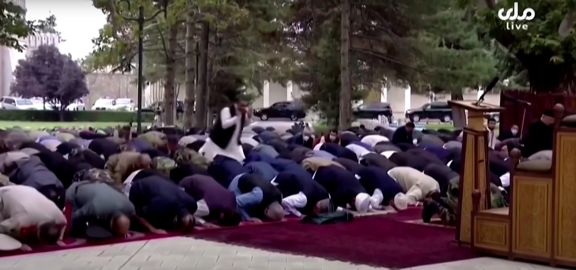 В Афганистане три ракеты упали возле президентского дворца В Афганистане три ракеты упали возле президентского дворца