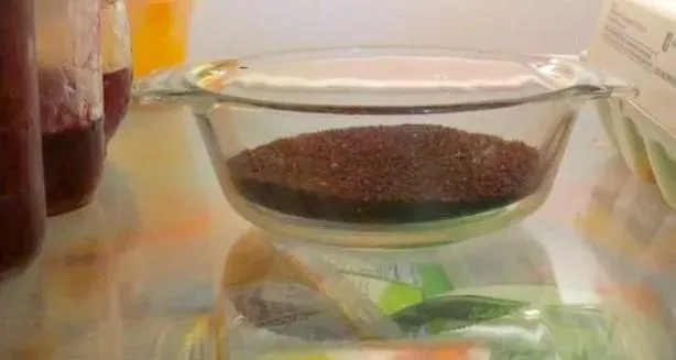 Запах у холодильнику Запах у холодильнику