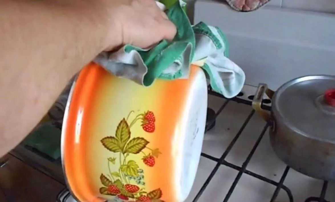 Чистка посуди Чистка посуди