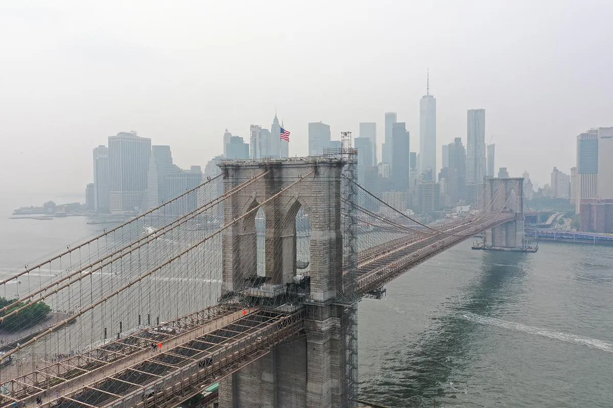 Нью-Йорк затягує димом Нью-Йорк затягує димом